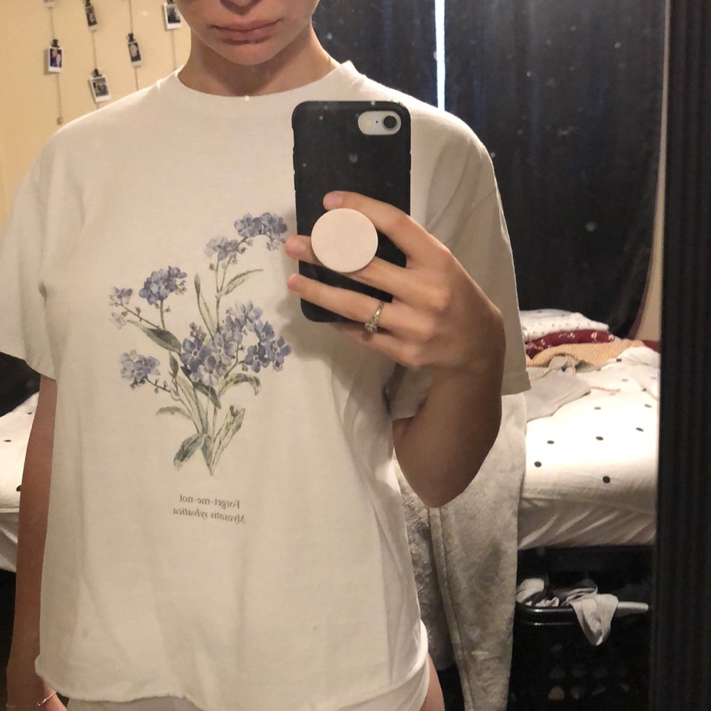 Brandy Melville Forget Me Not T-shirt